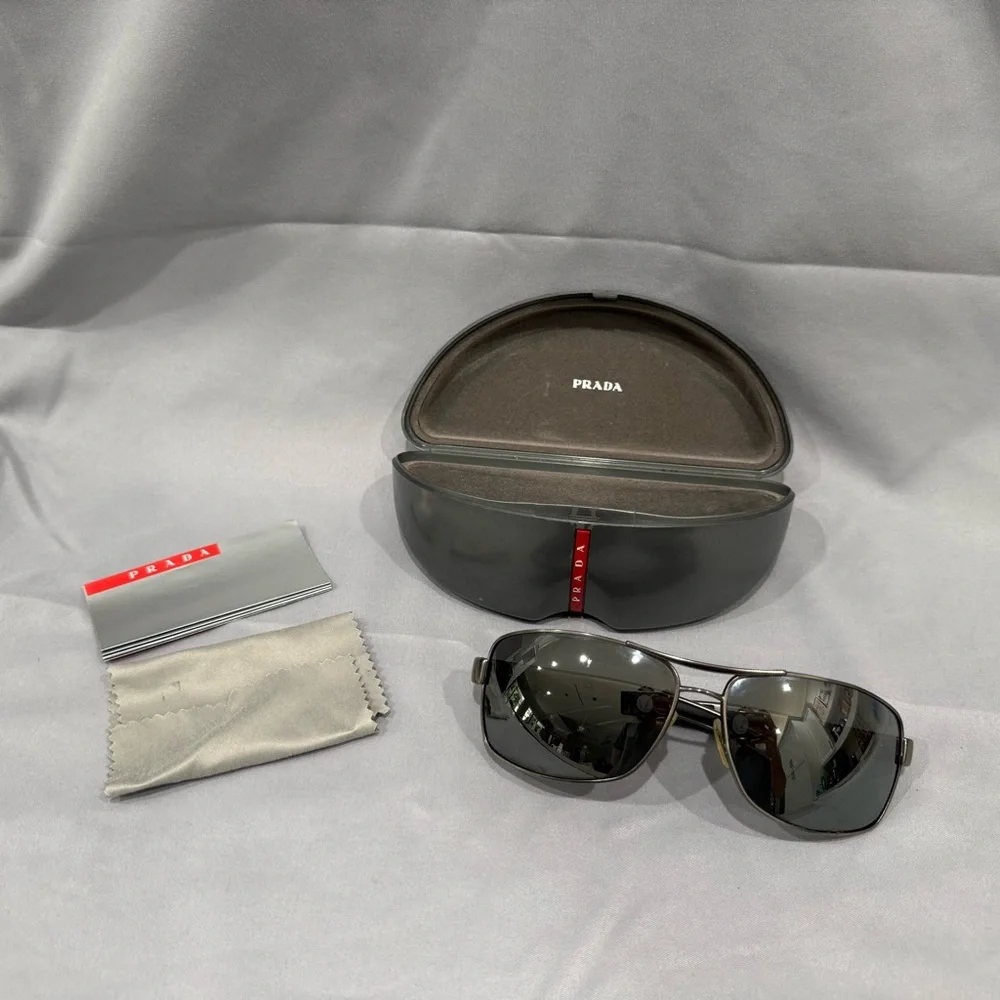 Prada Black Aviator Sunglasses with Case - Picture 1 of 4